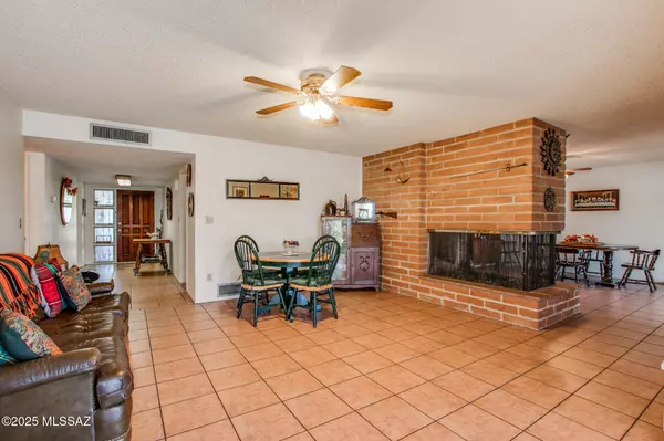 Tucson, AZ 85710,2048 S Torrey Pines Circle