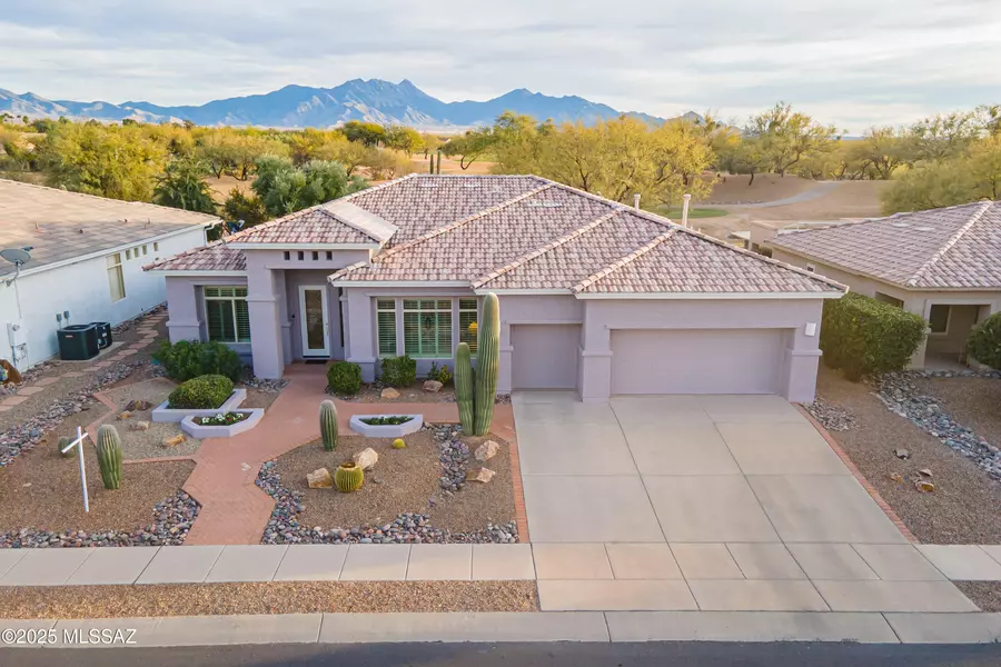 1334 N Night Heron Drive, Green Valley, AZ 85614