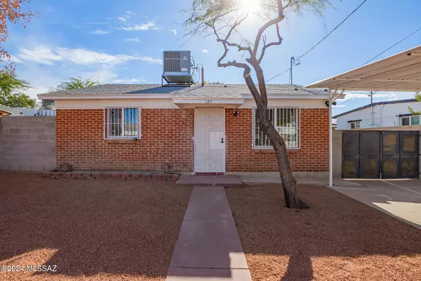 127 W Birdman Drive, Tucson, AZ 85705