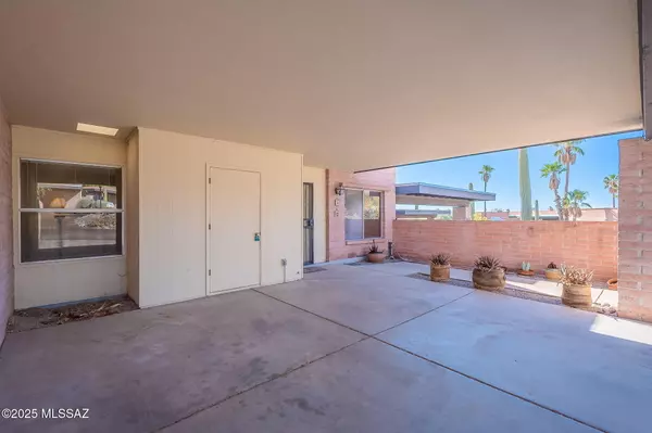 Tucson, AZ 85718,5526 N Camino Arenosa