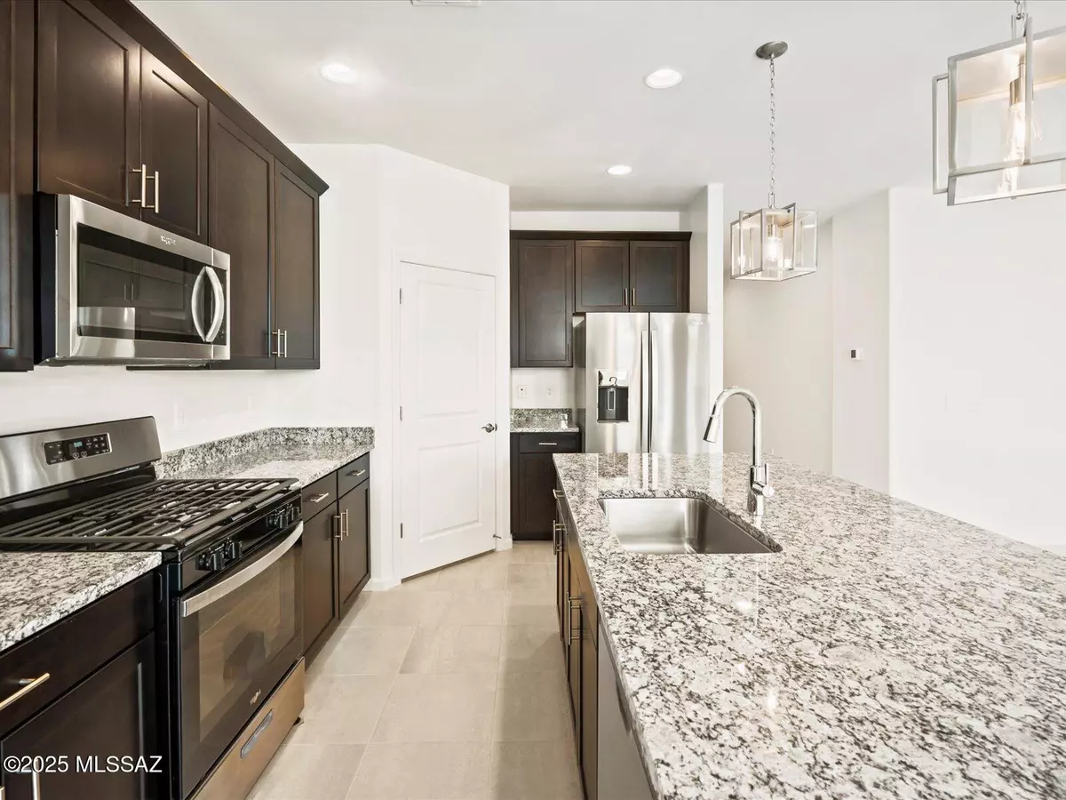 Vail, AZ 85641,8329 S Clara Roberts Way