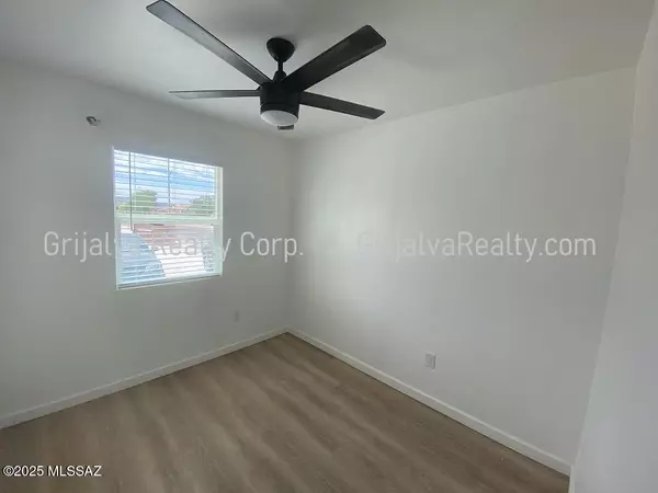 Tucson, AZ 85719,1030 E Lee  #1