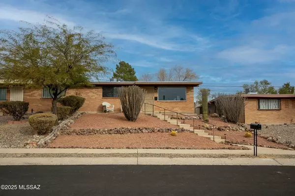 1812 W Caravelle Rd Road, Tucson, AZ 85713