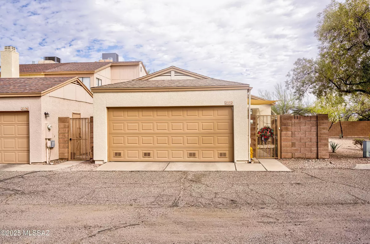 Tucson, AZ 85745,2552 N Ironwood Ridge Drive