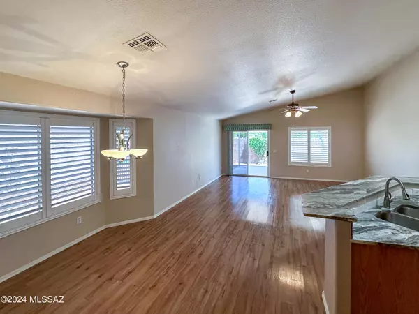 9948 N Pegasus Avenue, Tucson, AZ 85742