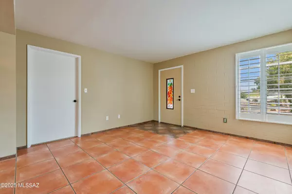 Green Valley, AZ 85614,176 S Paseo Pena  #C