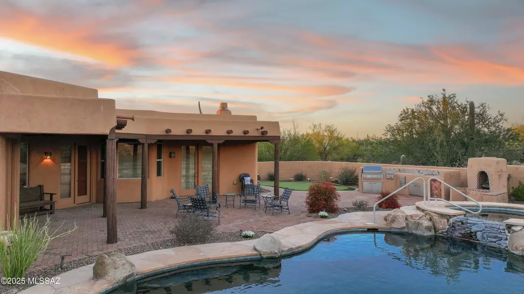 2460 W Crow Wash Place, Oro Valley, AZ 85742