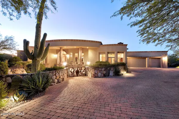 7401 N Mystic Canyon Drive, Tucson, AZ 85718