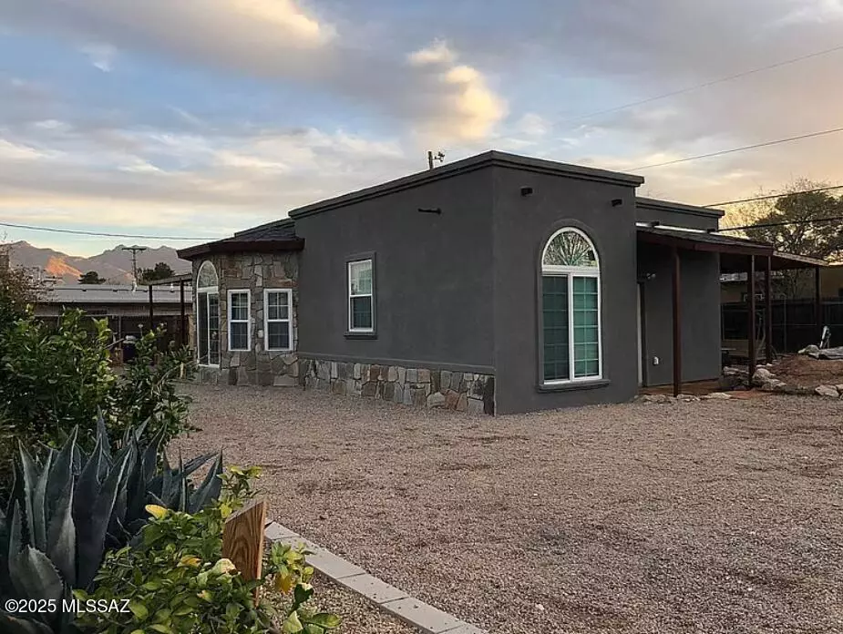 Tucson, AZ 85712,2144 N Madelyn Avenue