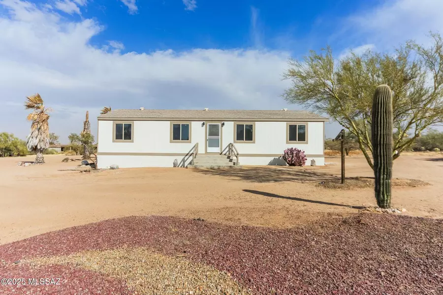 12351 S Saladom Road, Tucson, AZ 85736