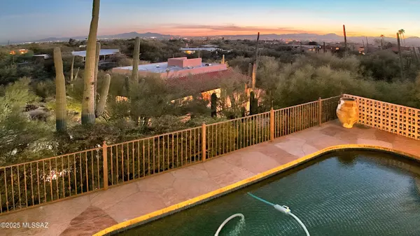 Tucson, AZ 85718,830 E Camino De Los Padres