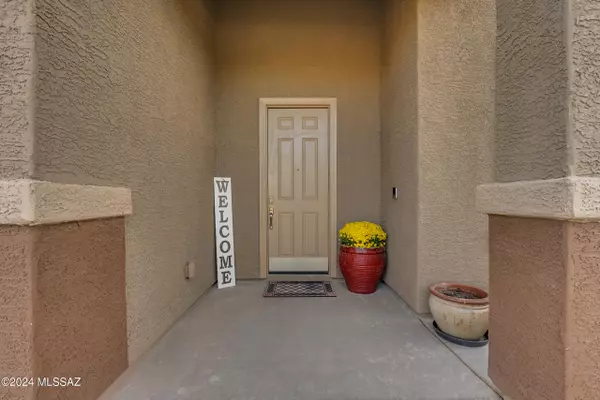 Marana, AZ 85653,9455 W Lone Cougar Way