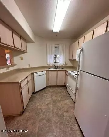 Tucson, AZ 85750,5751 N Kolb Road #1104