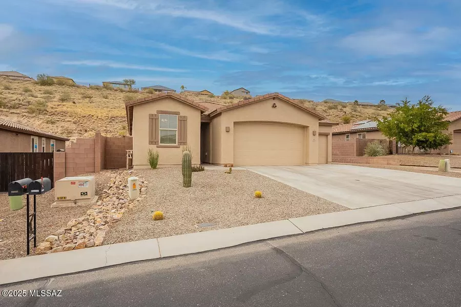 39003 S Running Roses Lane, Saddlebrooke, AZ 85739