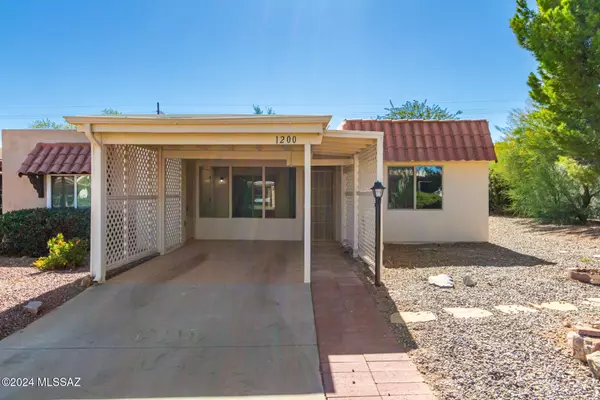 1200 S Alpine Circle, Green Valley, AZ 85614