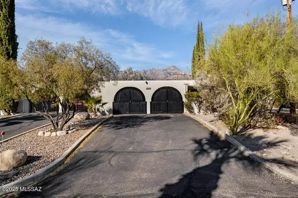 8069 E Cameo Circle, Tucson, AZ 85750