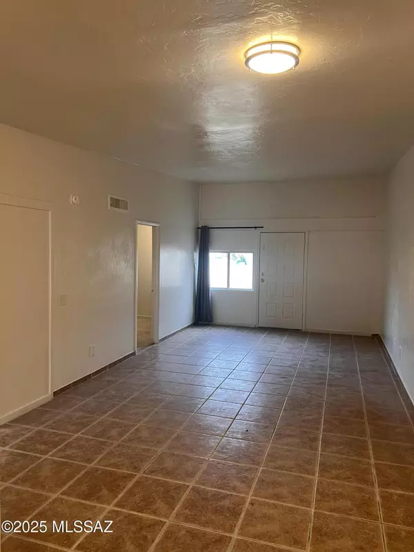 Tucson, AZ 85706,926 W Wedwick Street