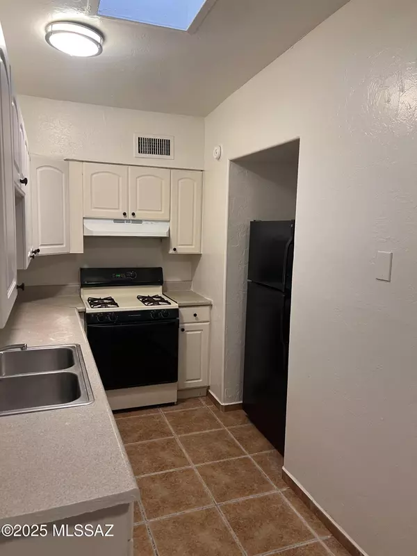 Tucson, AZ 85706,926 W Wedwick Street