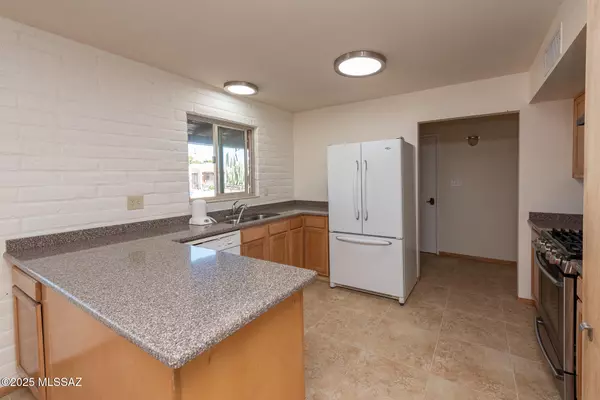 Green Valley, AZ 85614,332 E Mariposa