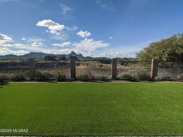 8431 N Douglas Fir Drive, Tucson, AZ 85743