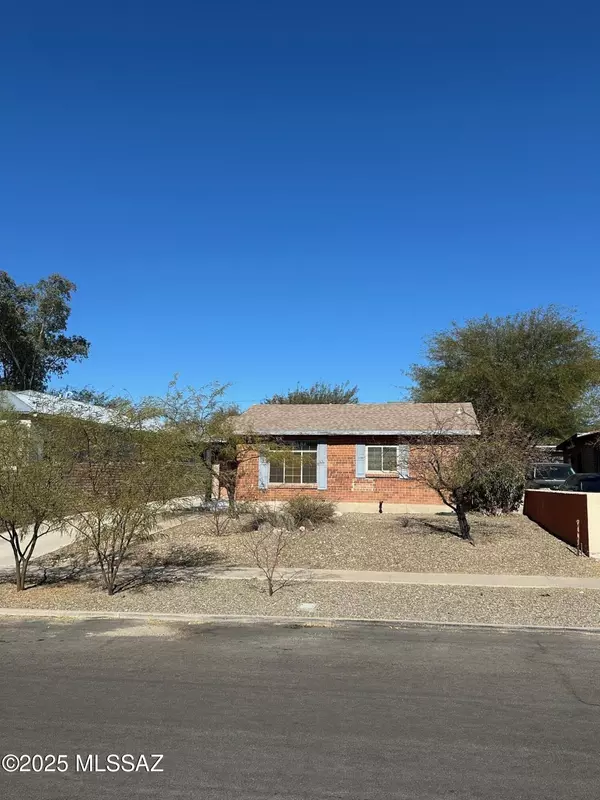 2909 E 4Th Street, Tucson, AZ 85716