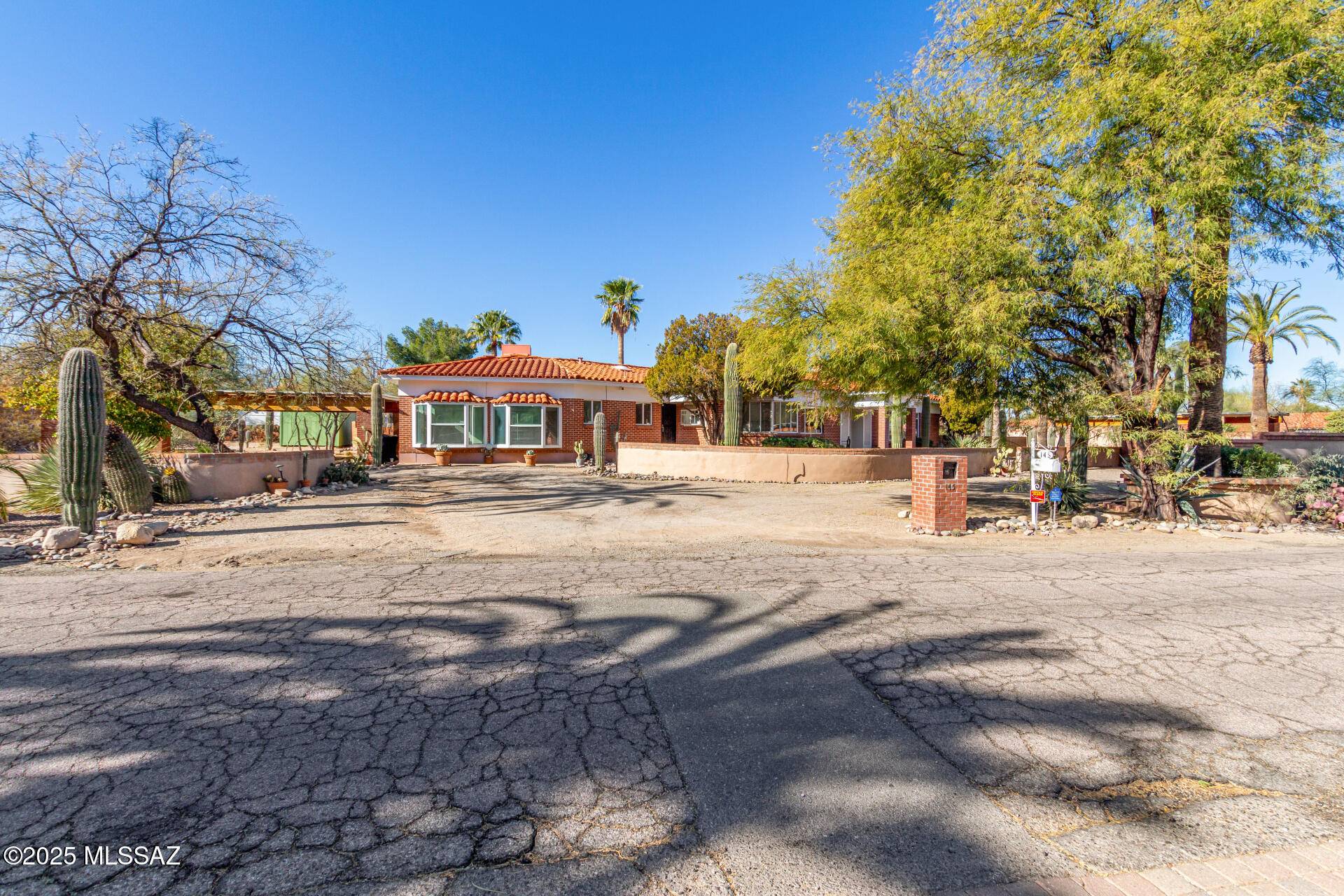 145 N Camino Miramonte, Tucson, AZ 85716