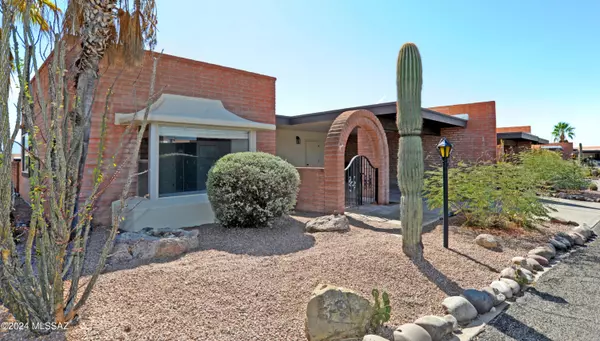 5460 N Arroyo Grande Circle, Tucson, AZ 85718