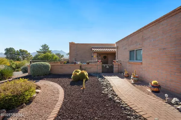 Green Valley, AZ 85622,721 W Desert Trail