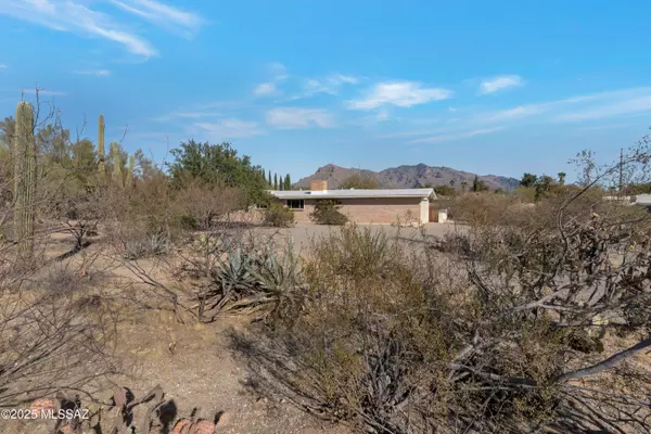 7222 N San Pasquale Avenue, Tucson, AZ 85704