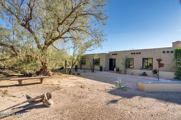 3901 N Smokey Topaz Lane, Tucson, AZ 85749