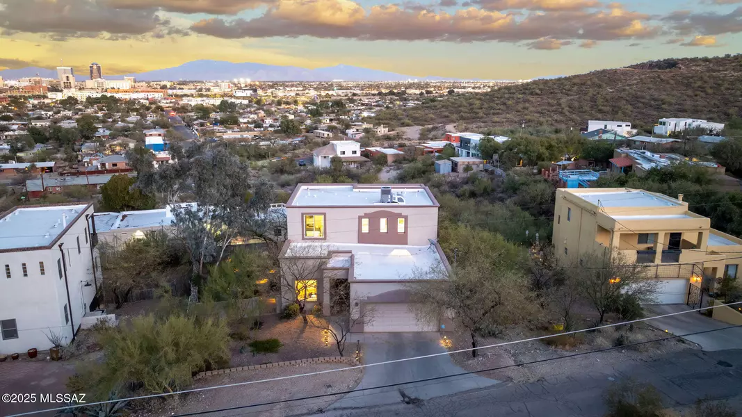 111 S Bella Vista Drive, Tucson, AZ 85745