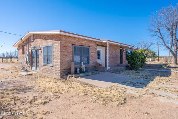 4859 W Gleeson Road, Elfrida, AZ 85610