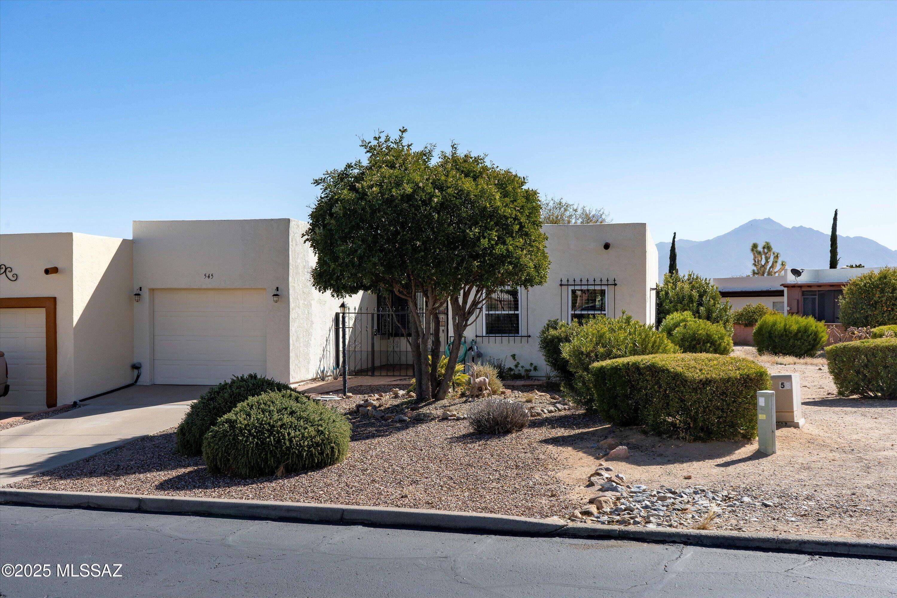 545 W Paseo Del Prado, Green Valley, AZ 85614
