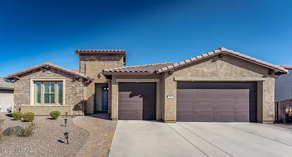 494 N Hale Drive, Green Valley, AZ 85614