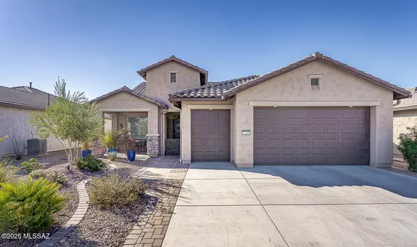 1348 E Quartzite Way, Green Valley, AZ 85614