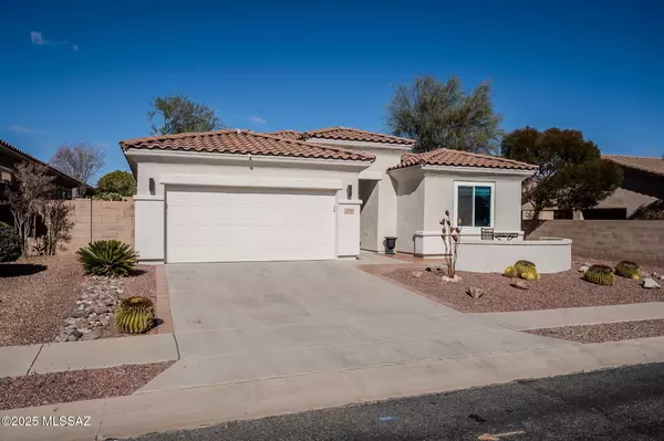 211 E Calle Del Capullo, Green Valley, AZ 85614