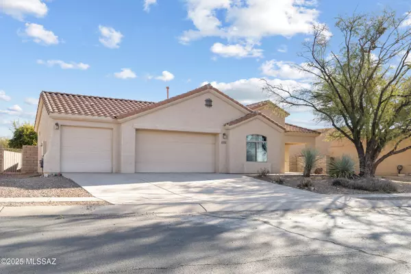 10825 S Fairway Point Court, Vail, AZ 85641