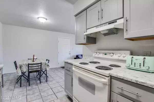 Tucson, AZ 85704,471 W Yucca Court #321