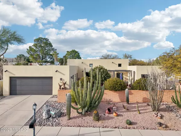 36 W Calle Martina, Green Valley, AZ 85614