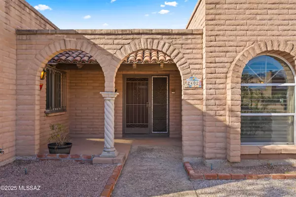 Tucson, AZ 85715,2402 N Shade Tree Circle