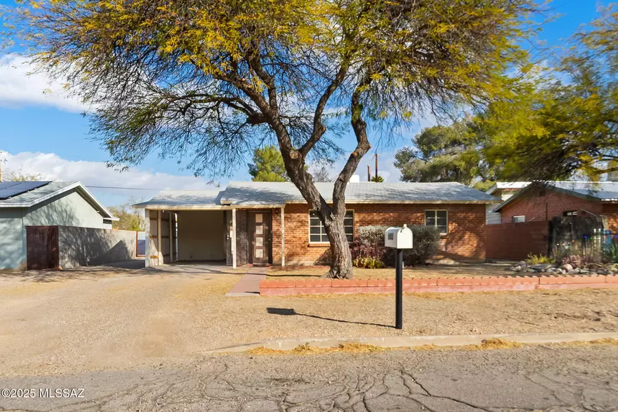 5013 E Hawthorne Street, Tucson, AZ 85711