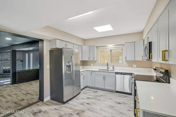 Tucson, AZ 85745,2572 W Calle Genova