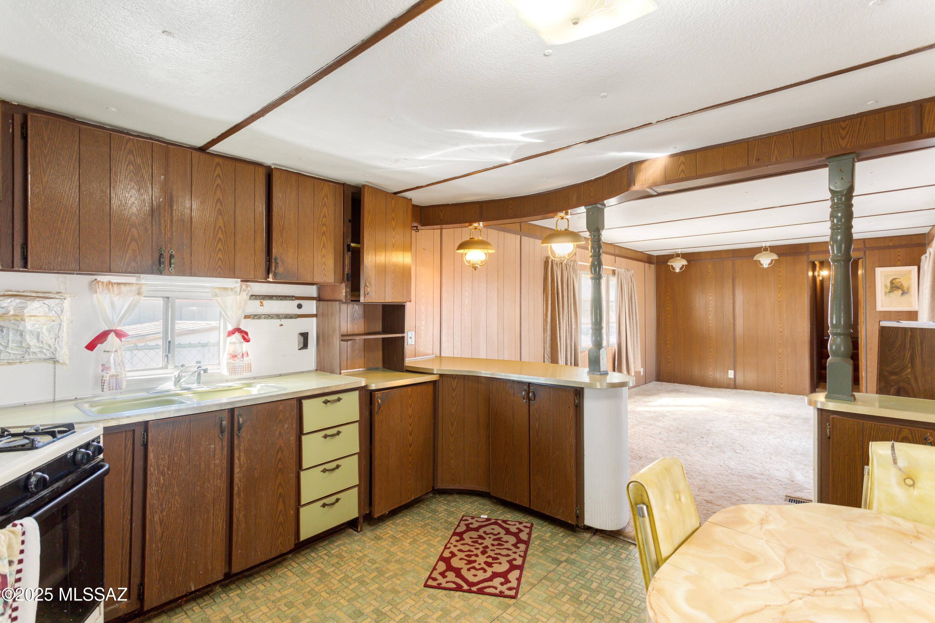 Huachuca City, AZ 85616,306 E Apache Street