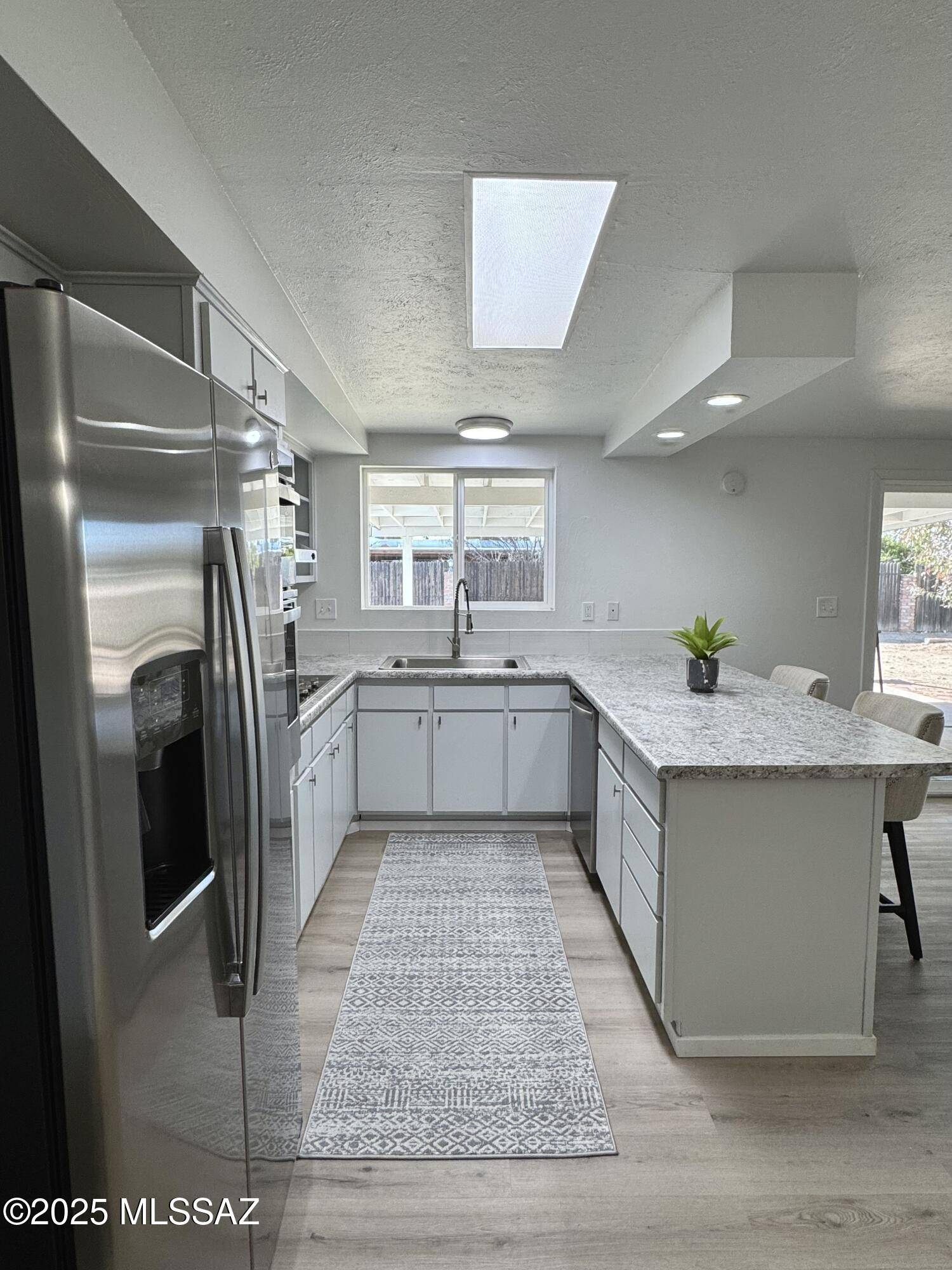 Tucson, AZ 85710,963 N Larry Place