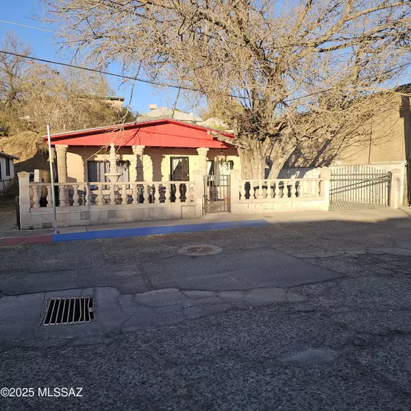 150 W Loma Street #4, Nogales, AZ 85621