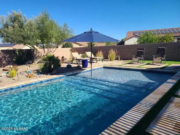 2611 E Josephine View Drive, Green Valley, AZ 85614