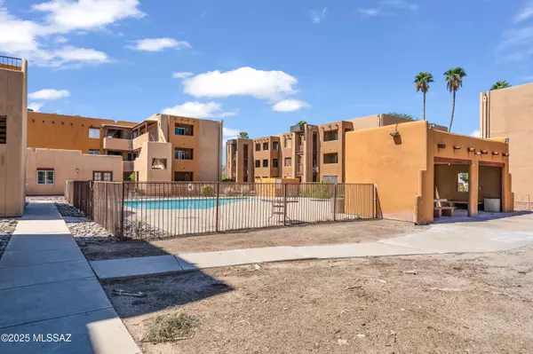 1810 Blacklidge  #407, Tucson, AZ 85719