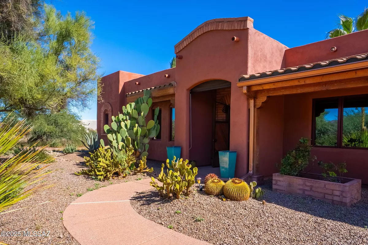 Tubac, AZ 85646,90 Elliot Street