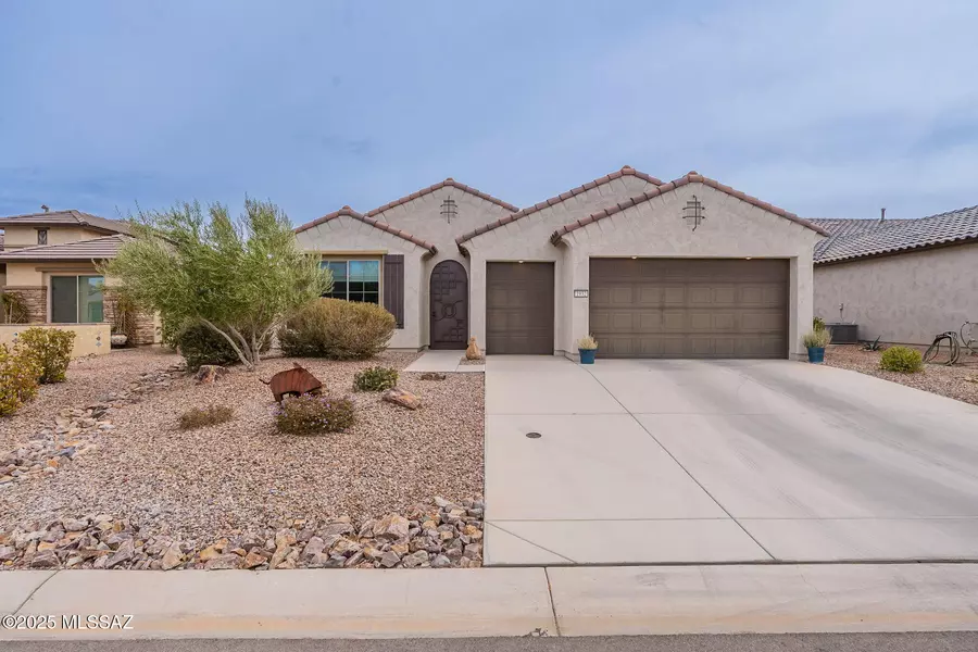 1932 N Pinyon Lane, Green Valley, AZ 85614