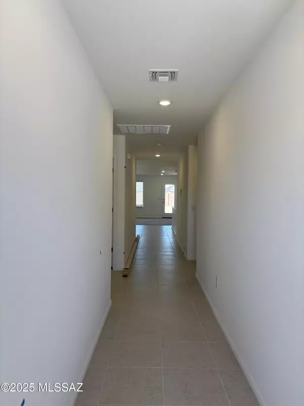 Vail, AZ 85641,12825 E Daisy Moore Place